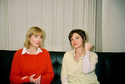 Caroline Rosales und Anna Clauß